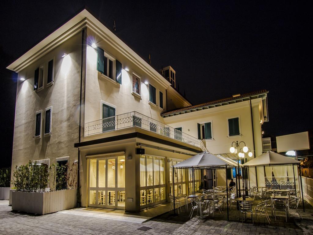 Hotel Butterfly Torre do Lago Puccini Exterior foto
